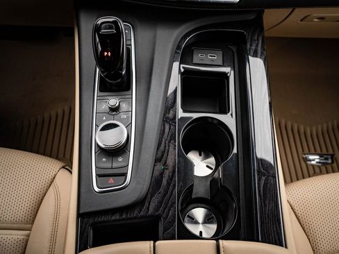 Used 2021 Cadillac Escalade ESV Premium Luxury image 41