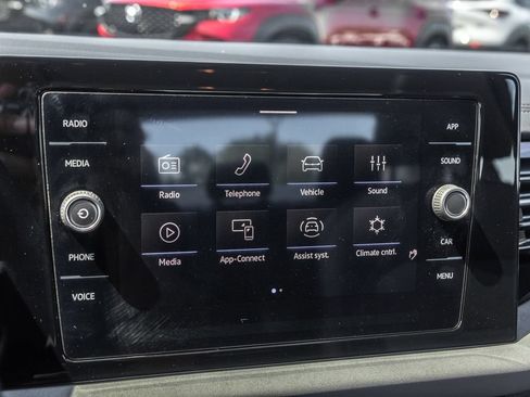 Certified 2025 Volkswagen Jetta SE FWD image 18