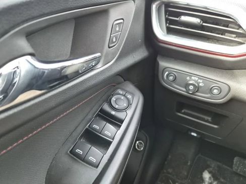 Used 2023 Chevrolet TrailBlazer RS w/ Sun and Liftgate Package image 17