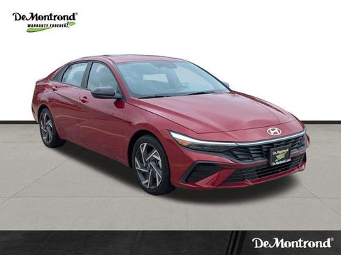 Certified 2025 Hyundai Elantra Sport image 3