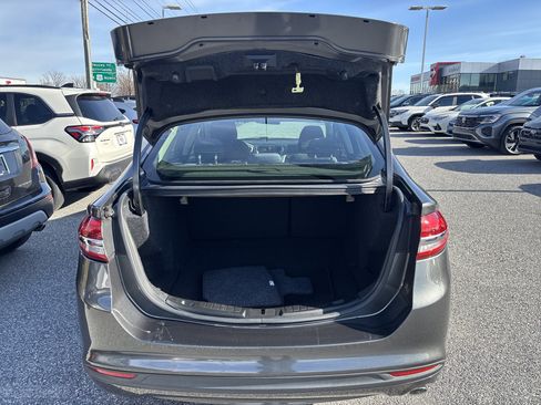 Used 2017 Ford Fusion SE image 5