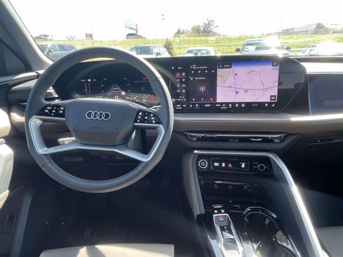 Certified 2025 Audi Q5 Prestige image 13