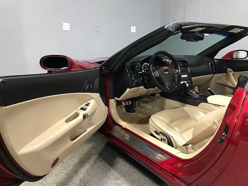 Used 2008 Chevrolet Corvette Convertible w/ Preferred Equipment Group RWD image 17