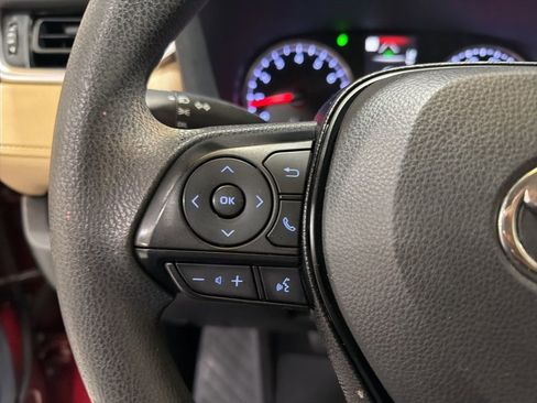 Used 2019 Toyota RAV4 LE image 13