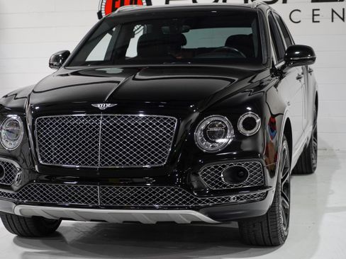 Used 2018 Bentley Bentayga Activity AWD/4WD image 32
