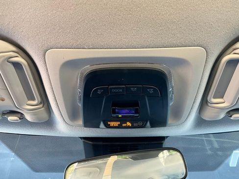 Used 2025 Toyota Corolla LE image 16