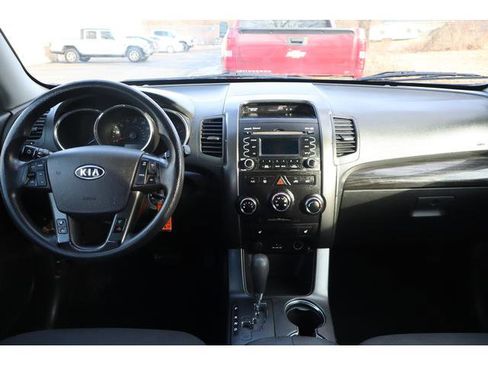 Used 2012 Kia Sorento LX w/ V6 Convenience Pkg image 8