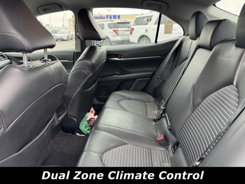 Used 2023 Toyota Camry SE image 5