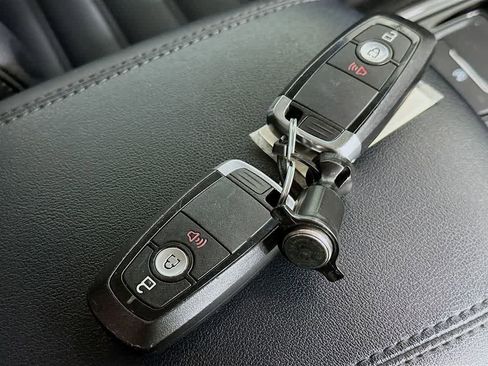 Certified 2020 Ford Edge SEL w/ Cold Weather Package image 22