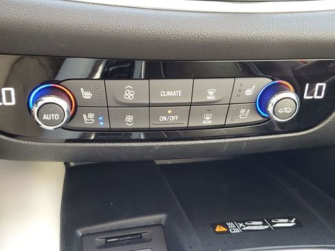 Used 2023 Buick Enclave Avenir w/ Avenir Technology Package image 34