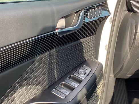 Used 2025 Hyundai Palisade Calligraphy image 11