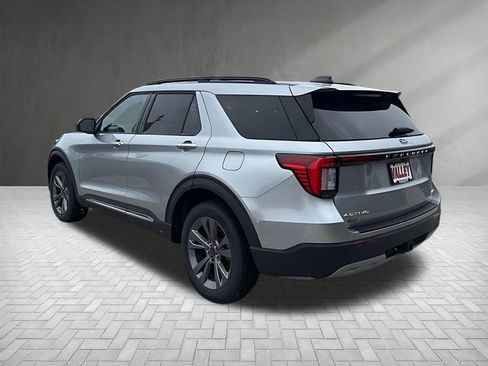 New 2025 Ford Explorer Active w/ Active Comfort Package image 5