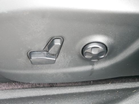 Used 2019 Jeep Cherokee Limited w/ Trailer Tow Group image 20