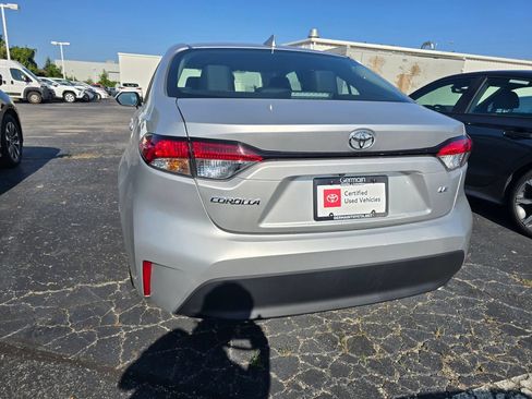 Used 2025 Toyota Corolla LE FWD image 7