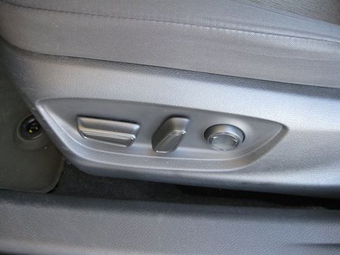 Used 2021 Toyota Camry LE image 13