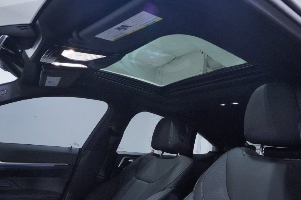 Used 2024 BMW i4 eDrive40 w/ Convenience Package RWD image 9