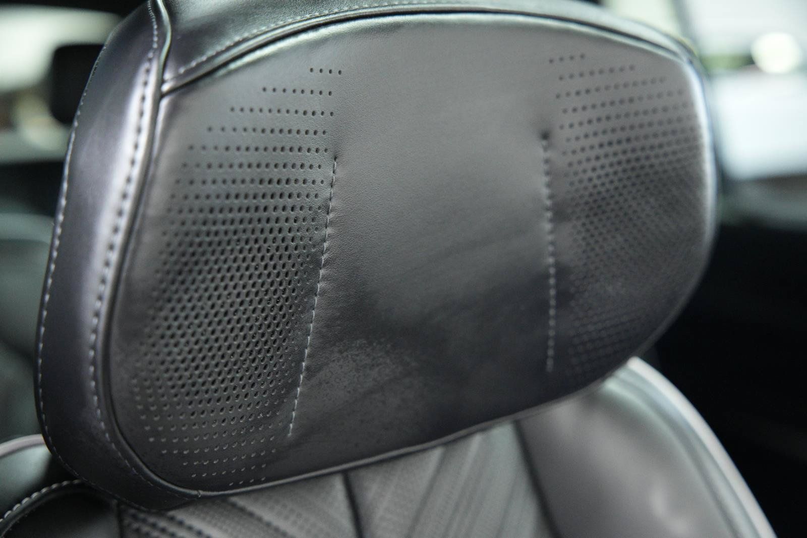 Used 2026 Cadillac Vistiq Platinum w/ LPO, Floor Liner Package AWD/4WD image 29