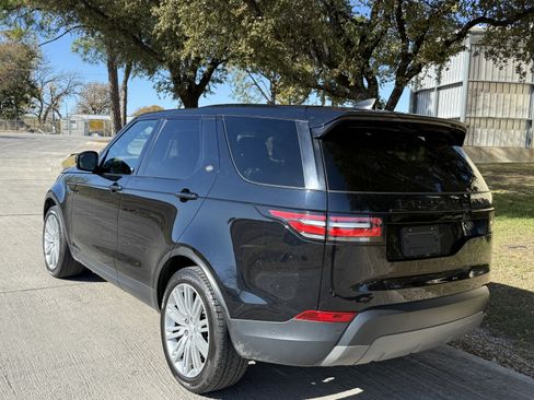 Used 2017 Land Rover Discovery First Edition image 13