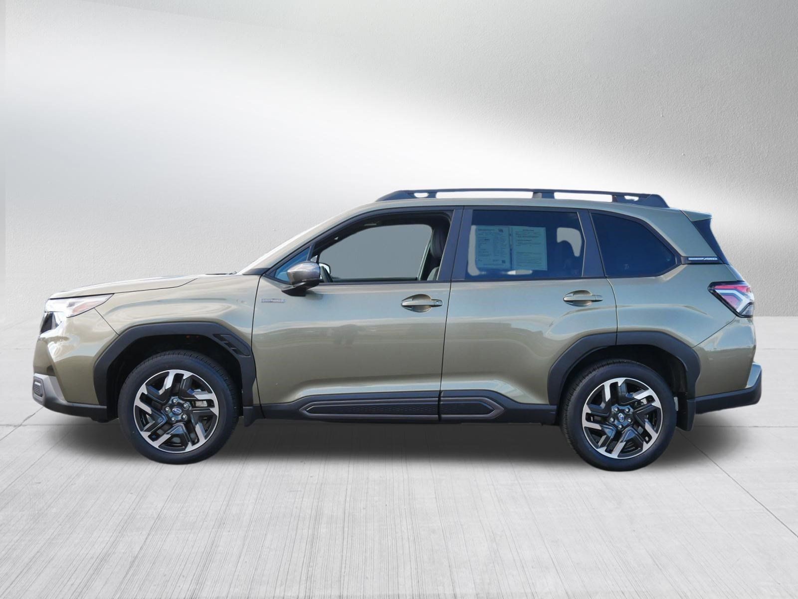 Used 2025 Subaru Forester Limited AWD/4WD image 4