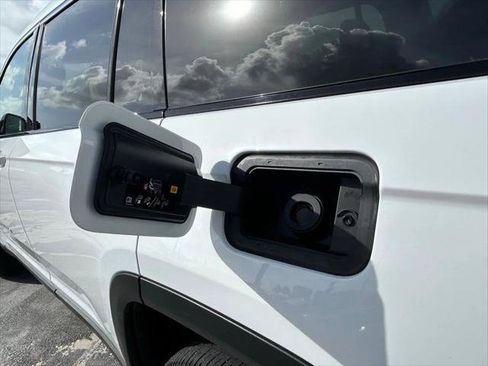 Certified 2022 Jeep Grand Cherokee L Limited RWD image 47