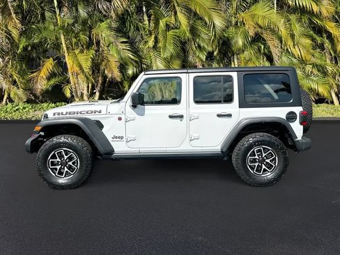 Used 2024 Jeep Wrangler Unlimited Rubicon AWD/4WD image 9