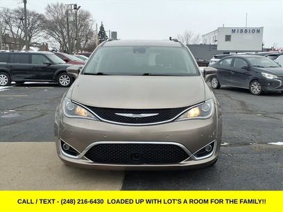 Used 2018 Chrysler Pacifica Touring-L w/ Advanced Safetytec Group