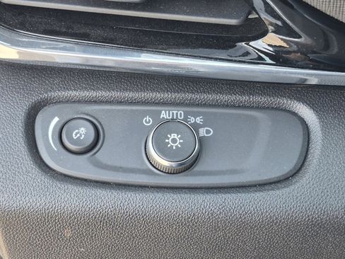 Used 2025 Buick Envista Sport Touring w/ Convenience I Package FWD image 34