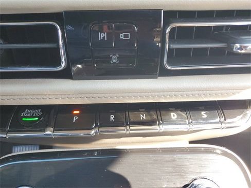 Used 2023 Lincoln Nautilus FWD image 22