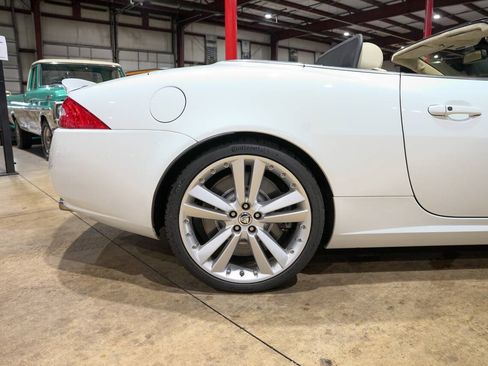Used 2014 Jaguar XKR R RWD image 9