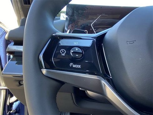 Certified 2025 BMW 530i image 23