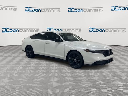 Used 2024 Honda Accord Sport image 2