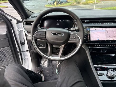 New 2026 Jeep Grand Cherokee Laredo image 17