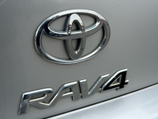 Used 2012 Toyota RAV4 4WD w/ Upgrade Value Pkg image 10