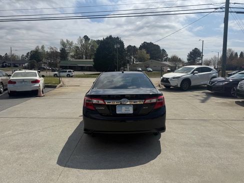 Used 2014 Toyota Camry XLE image 6