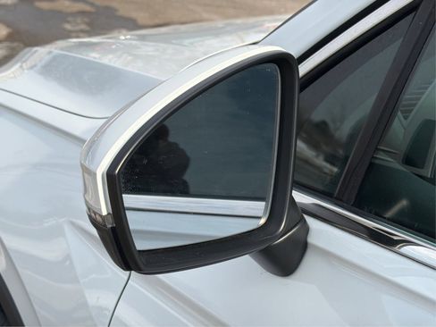 Used 2021 Volkswagen Tiguan SE AWD/4WD image 24