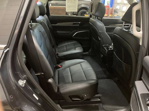 Used 2022 Kia Telluride SX image 9