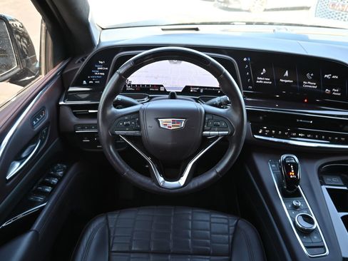 Used 2023 Cadillac Escalade ESV Sport Platinum AWD/4WD image 5