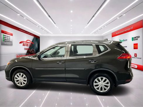Used 2017 Nissan Rogue S image 4