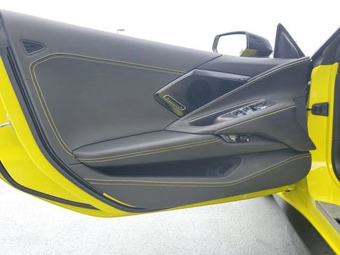 Used 2024 Chevrolet Corvette Stingray Premium Conv w/ Z51 Performance Package RWD image 30