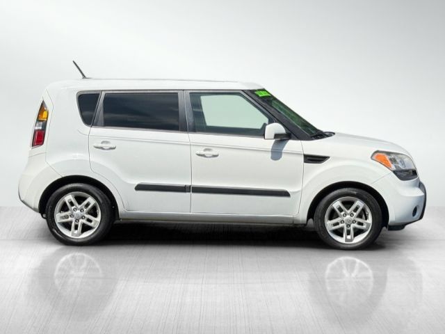 Used 2011 Kia Soul + w/ Audio Pkg FWD image 3