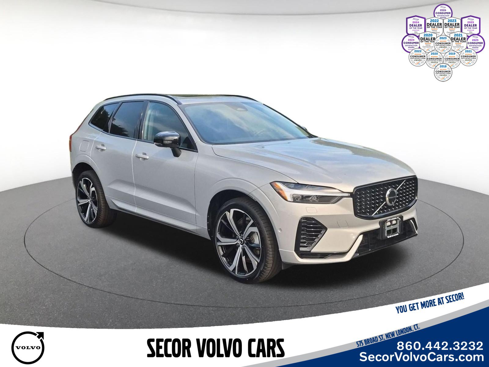 Used 2024 Volvo XC60 T8 Ultimate w/ Protection Package Premier AWD/4WD image 3