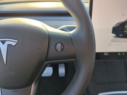 Used 2022 Tesla Model Y Performance AWD/4WD image 17