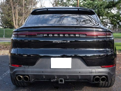 Used 2024 Porsche Cayenne S image 7