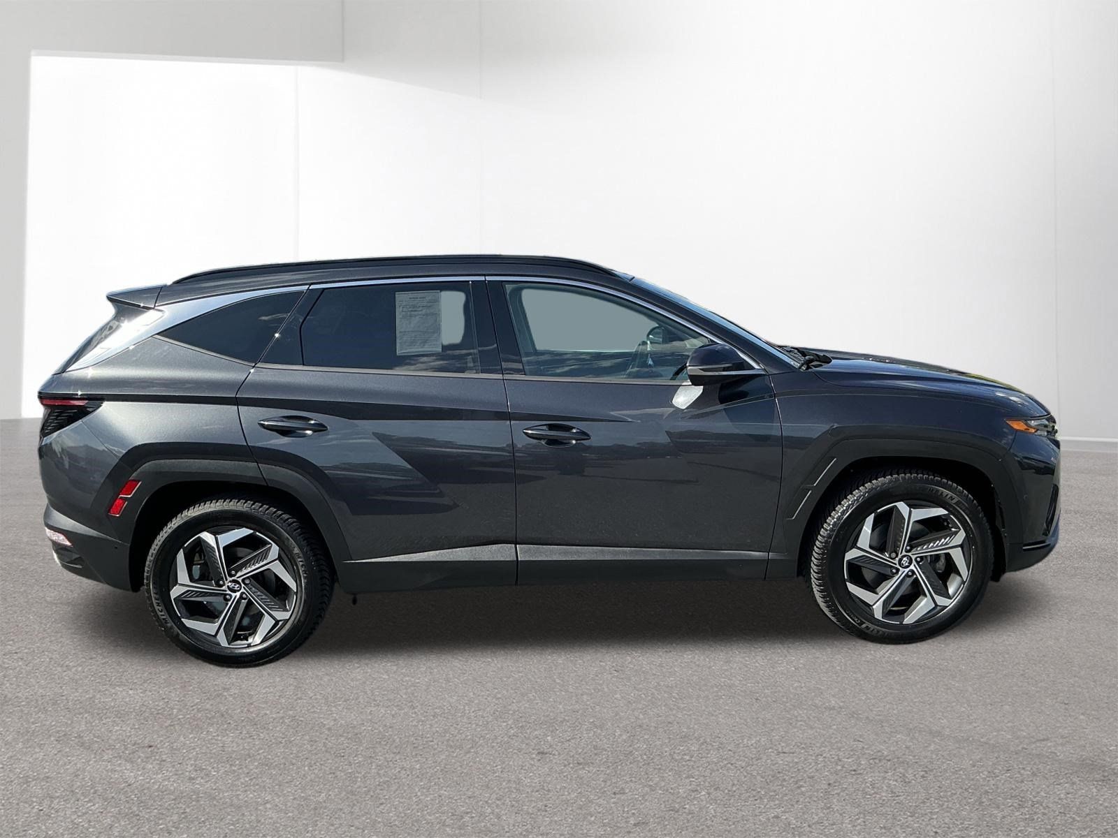 Used 2022 Hyundai Tucson Limited AWD/4WD image 2
