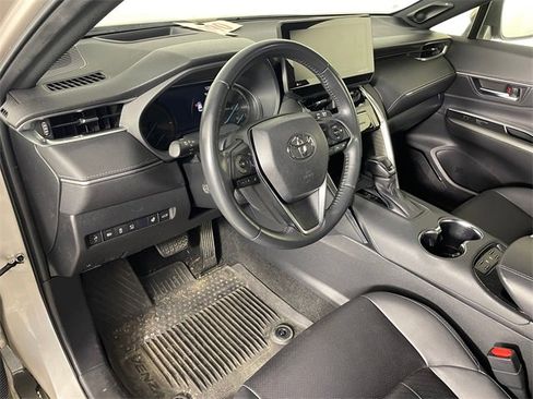 Used 2021 Toyota Venza Limited w/ Advanced Technology Package image 3