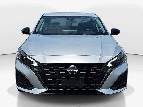 Used 2023 Nissan Altima 2.5 SR w/ SR Premium Package AWD/4WD image 9