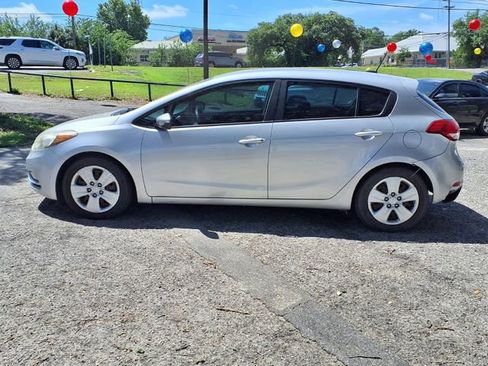 Used 2016 Kia Forte LX FWD image 4