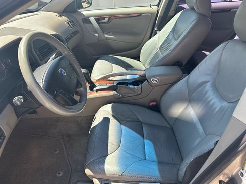 Used 2005 Volvo XC70 AWD/4WD image 9