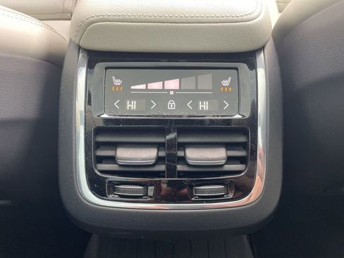 Certified 2025 Volvo V60 B5 Cross Country Ultra image 23