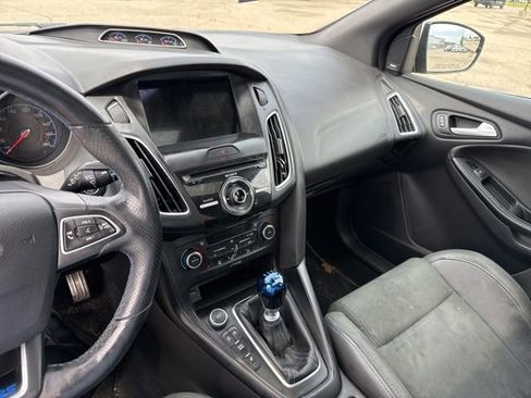 Used 2017 Ford Focus RS AWD/4WD image 13